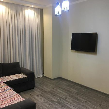 Apartment On Khimshiashvili 11A Batumi Exterior photo
