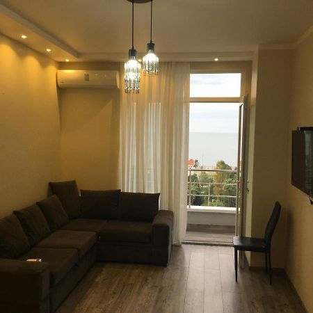 Apartment On Khimshiashvili 11A Batumi Exterior photo
