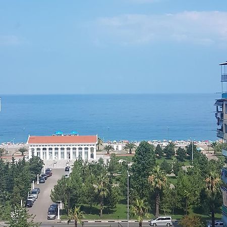 Apartment On Khimshiashvili 11A Batumi Exterior photo