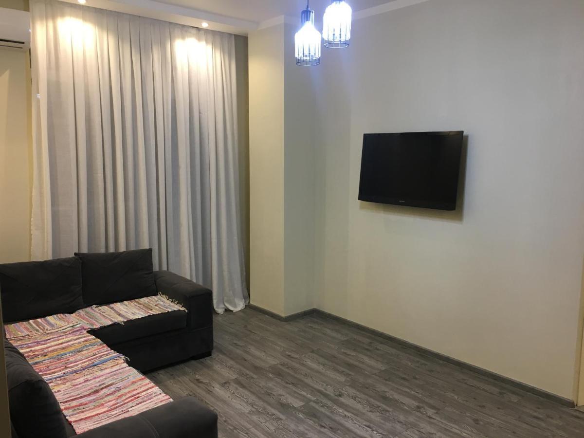 Apartment On Khimshiashvili 11A Batumi Exterior photo