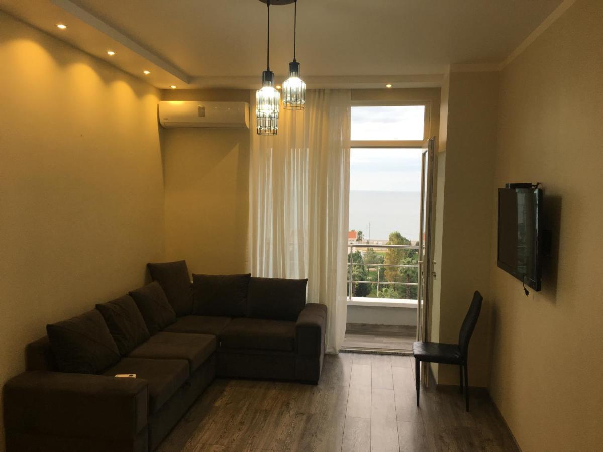Apartment On Khimshiashvili 11A Batumi Exterior photo