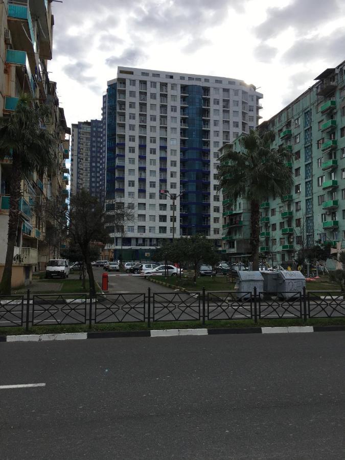 Apartment On Khimshiashvili 11A Batumi Exterior photo