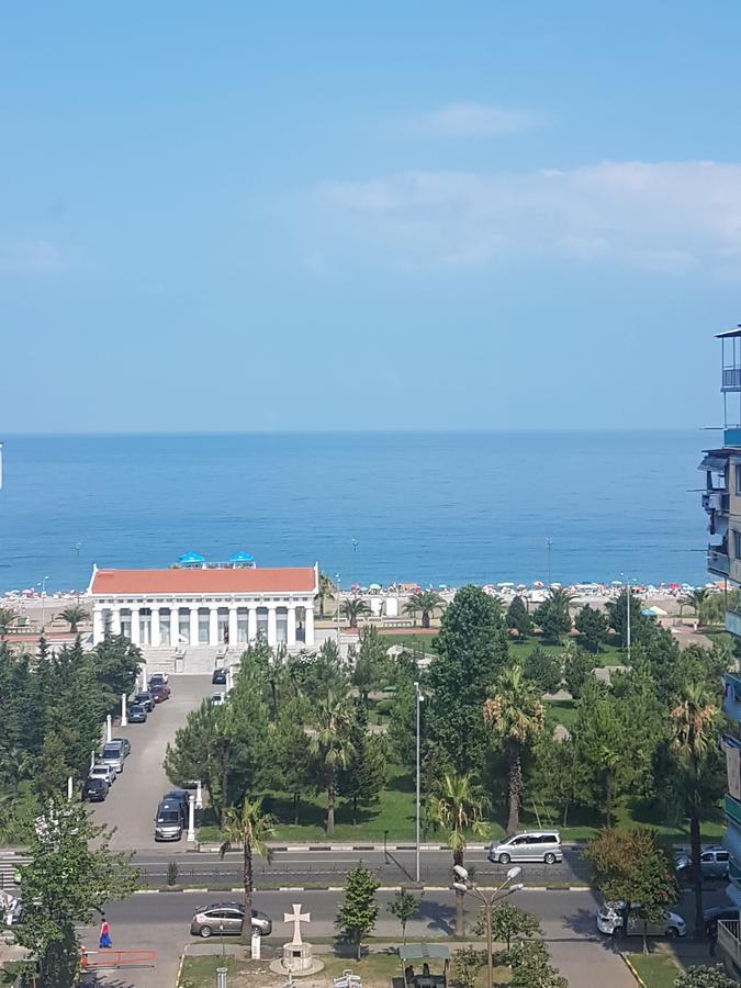 Apartment On Khimshiashvili 11A Batumi Exterior photo